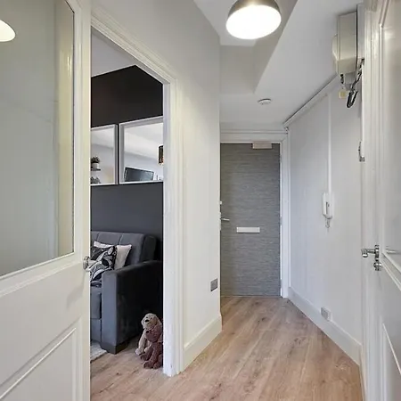 Central London Luxury, Relaxing Apartment! 2 Mins From Paddington Station! Room photo
