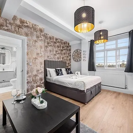 Central London Luxury, Relaxing Apartment! 2 Mins From Paddington Station! Room photo